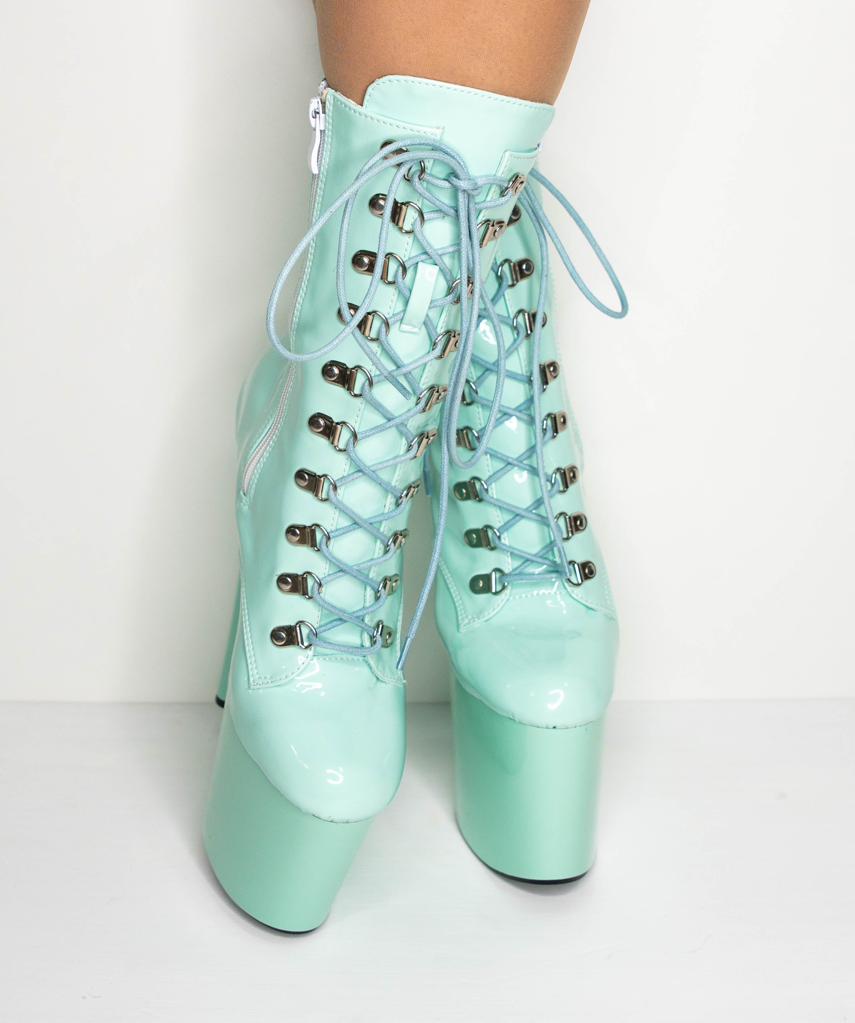 size 5 and 6 only Spearmint 8